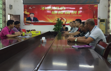 高洁在公车被灌满JING液百香果技术团队与博白龙潭镇政府合作